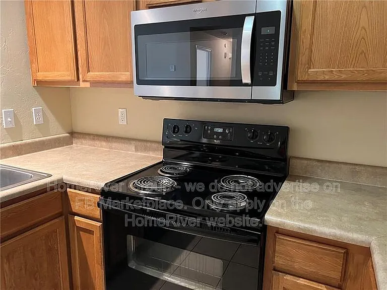11137 SW 5th St — Photo 6