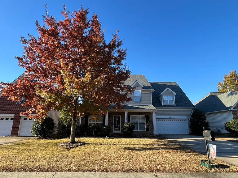 2130 Blue Iris Dr — Photo 2