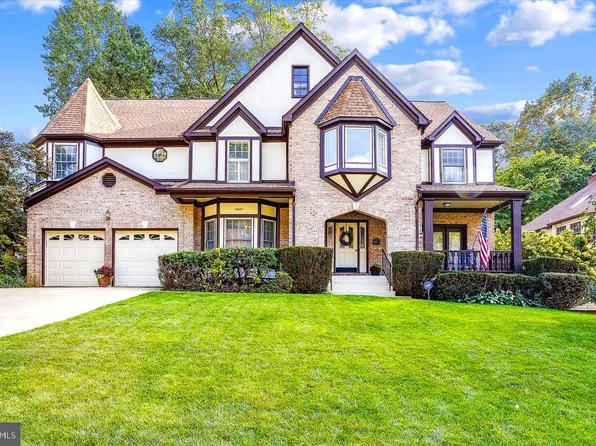 12607 Lake Normandy Ln, Fairfax, VA 22030