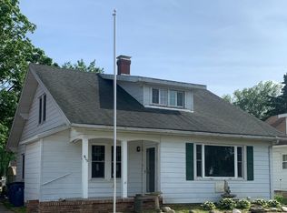 915 E Chestnut St, Olney, IL 62450