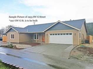 1917 SW G St, Grants Pass, OR 97526