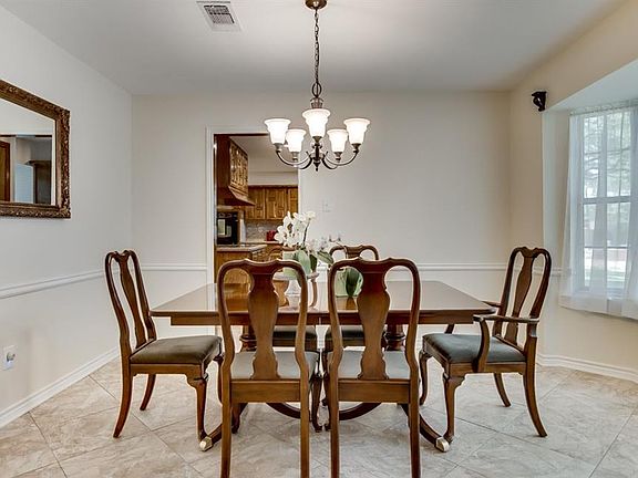 4th image of 3105 Brookshire Dr