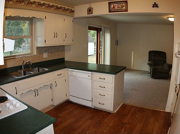 3rd image of 605 Phaeton Pl