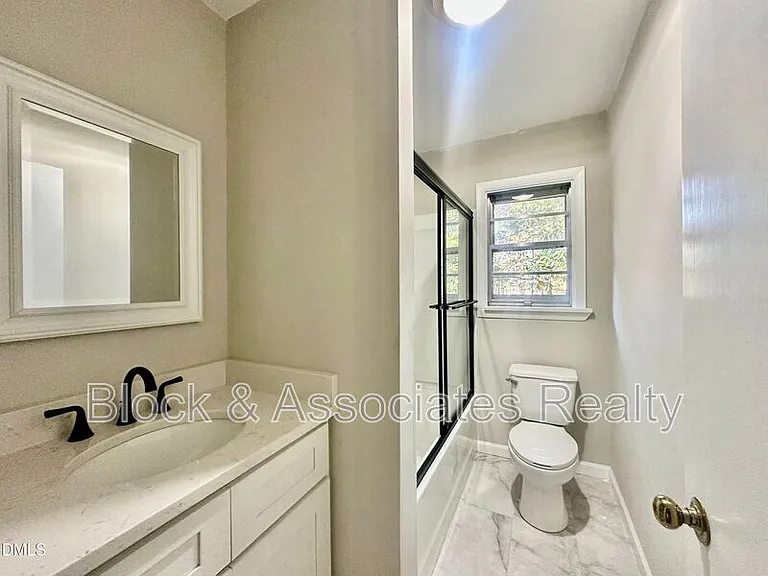 405 N Main St — Photo 7