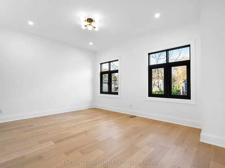 499 Rebecca St — Photo 34