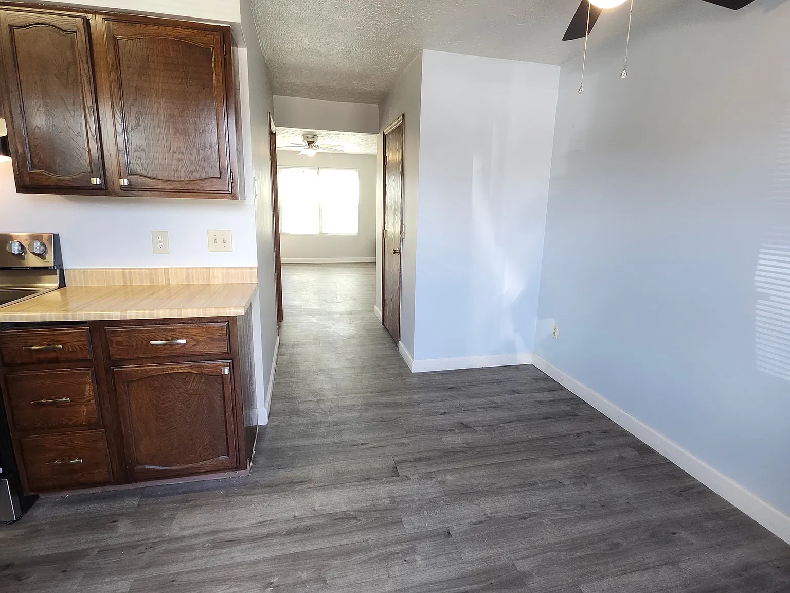 2 bed, 1.5 bath, 1225 sqft, $1,290 — Photo 4