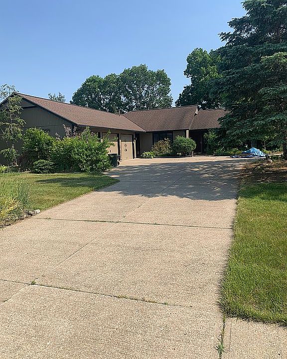 1st image of 21455 Meadows Edge Ln