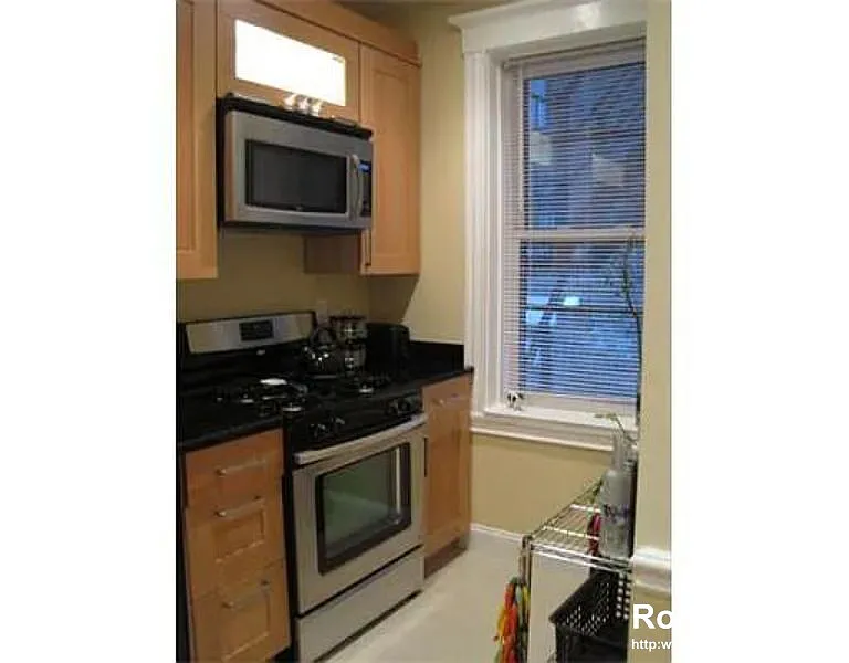 Building Photo - 47 Park Vale Ave #4