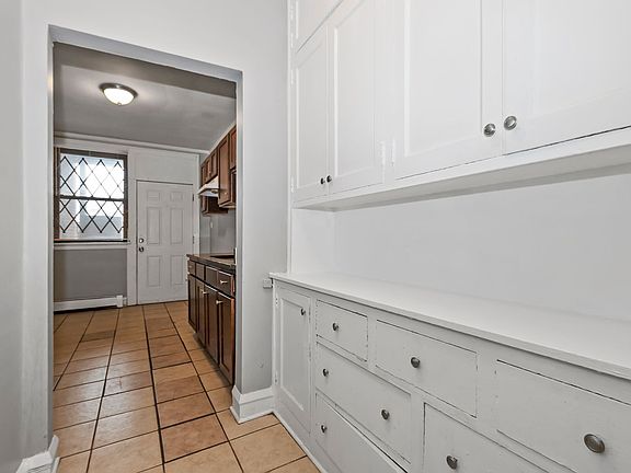 5th image of 7839 S Phillips Ave #3N