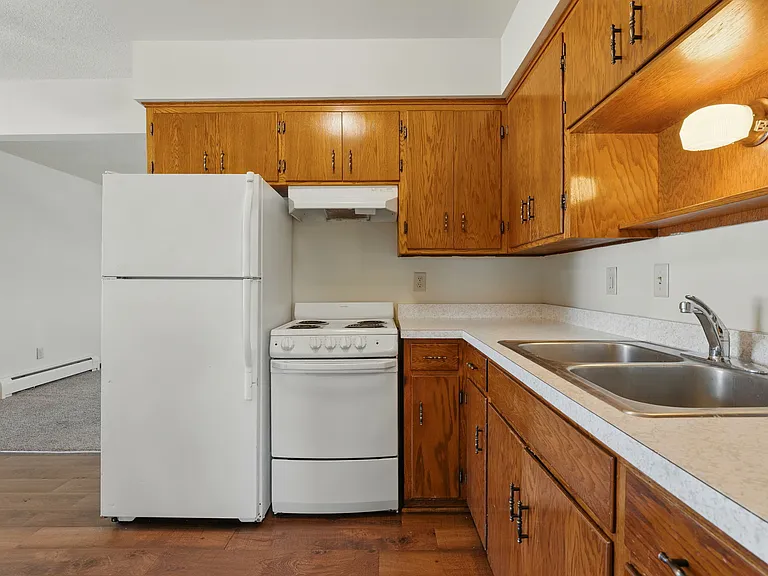 613 Park Ave — Photo 11