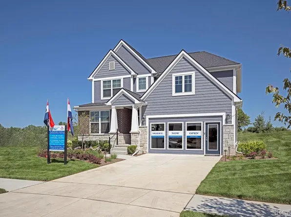 2400 Provencal Dr, Commerce Township, MI 48382