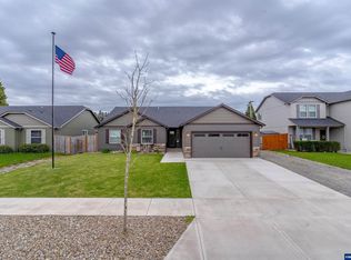 2218 Woodcock Ave, Stayton, OR 97383