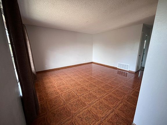 4th image of 10429 White Rock Rd