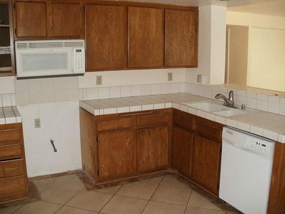 5th image of 43443 Carol Dr