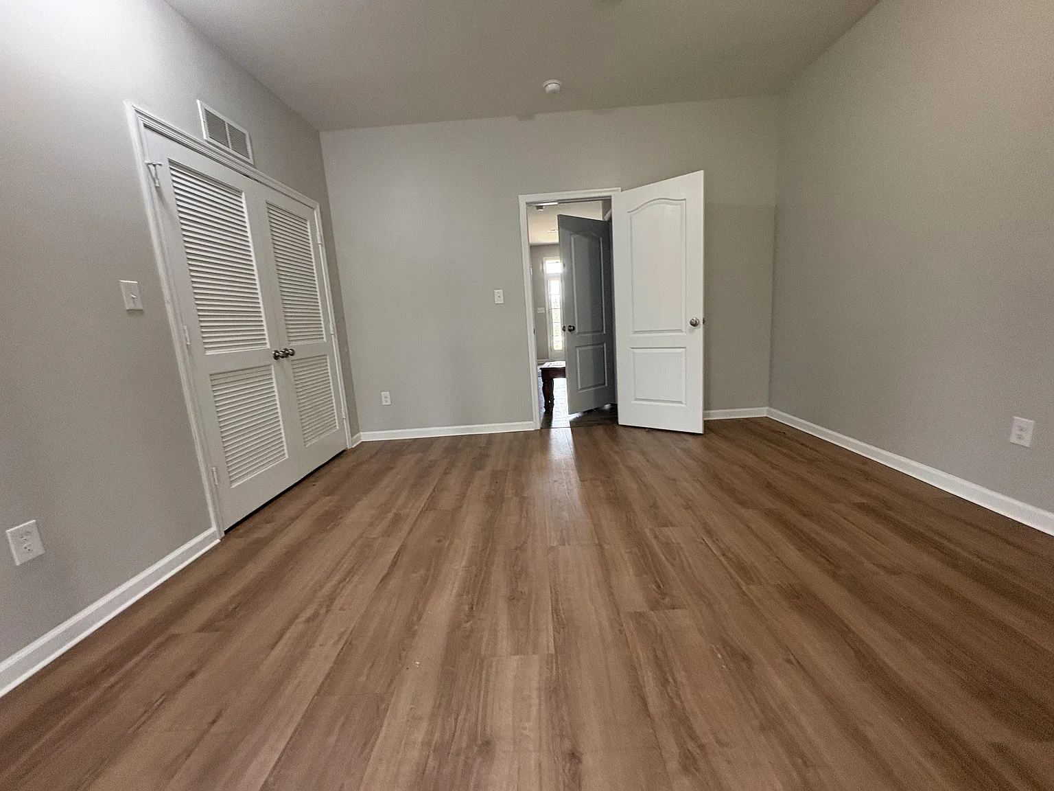 Studio, 1625 sqft, $950 — Photo 4