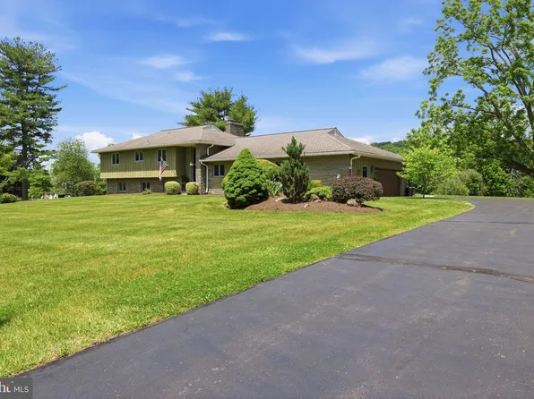 33 Woodhill Rd, Newtown, PA 18940