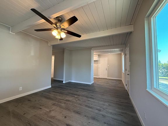 5th image of 1424 Youngs Ln