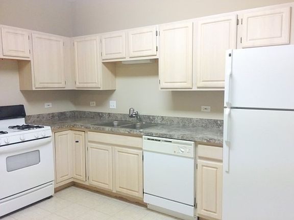 3rd image of 891 W Central Ave Unit 105