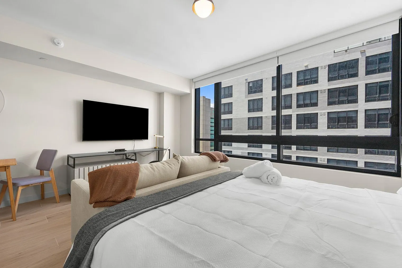 Studio, 1.0 bath, 592 sqft, $3,300 — Photo 4
