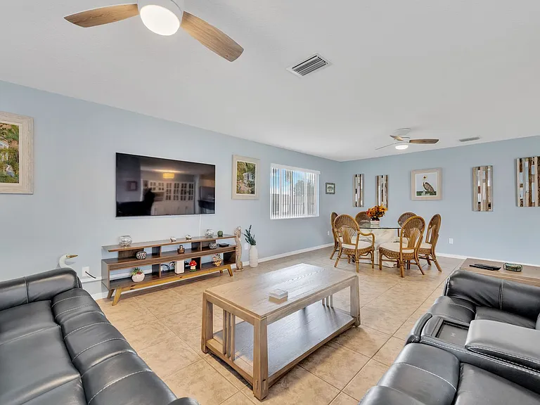 2401 Riverbluff Pkwy #V-240 — Photo 36
