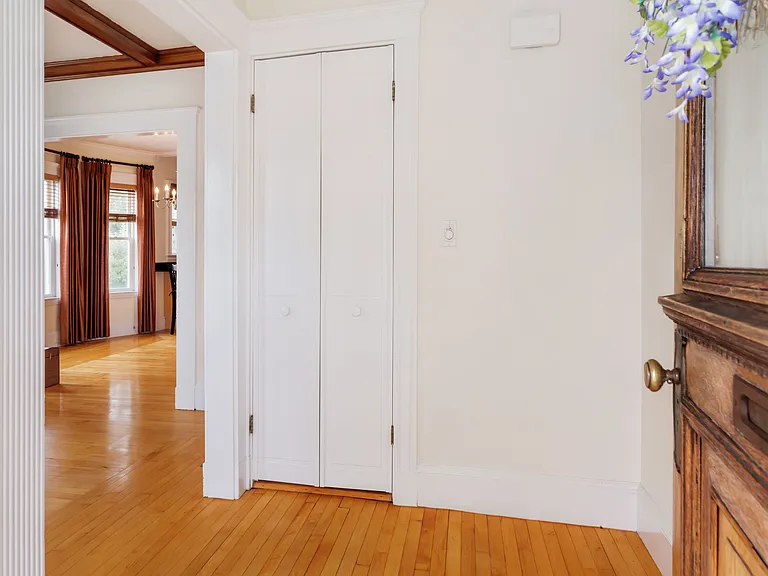 2 Peabody Rd — Photo 2
