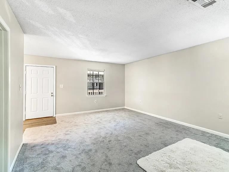 Bradford Place Apartments — Photo 6