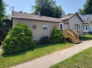 153 14th St, Manistee, MI 49660
