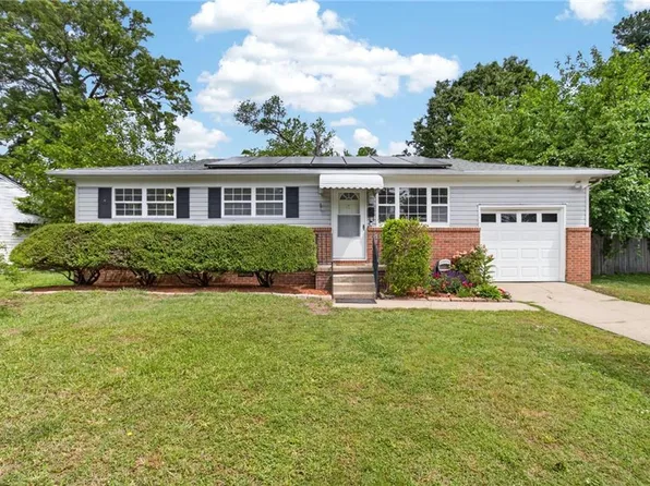 840 Brentwood Dr, Norfolk, VA 23518