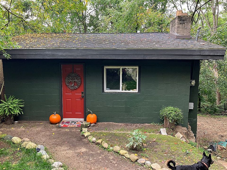 1st image of 2424 Charles Ave