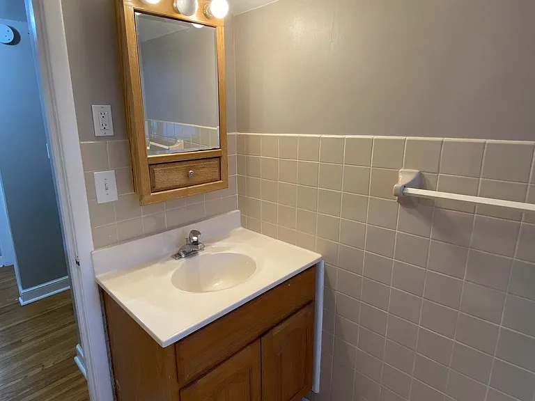 18 9th Ave NW — Photo 9