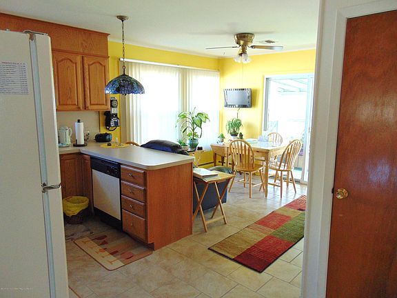 5th image of 2129 Mount Hope Ln