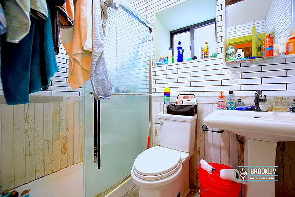 Rented by null | media 27