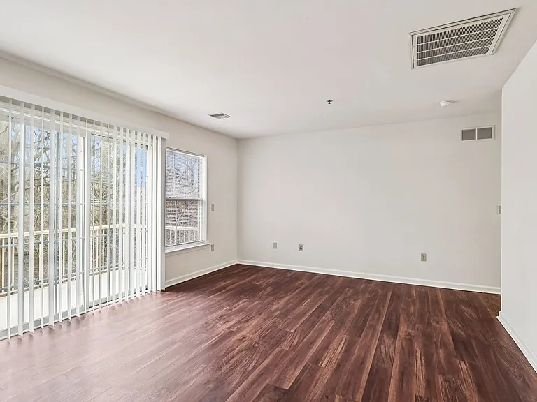 Autumn Park Apartments — Photo 17