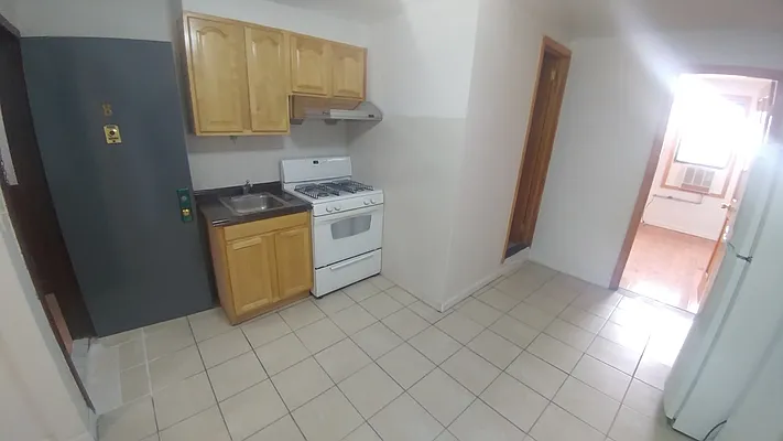 Rented by Downtown Mgt & Realty LLC | media 2