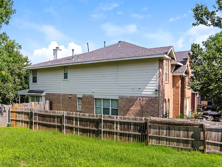 3404 Roddy Dr — Photo 17