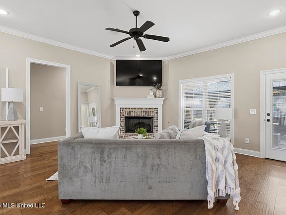 5th image of 125 Western Ridge Cir