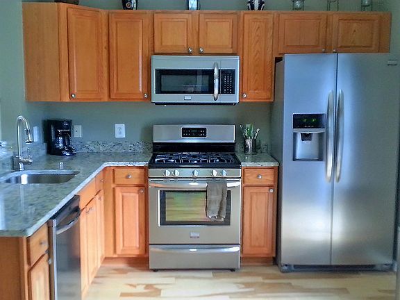 3rd image of 8653 Willow Leaf Ln