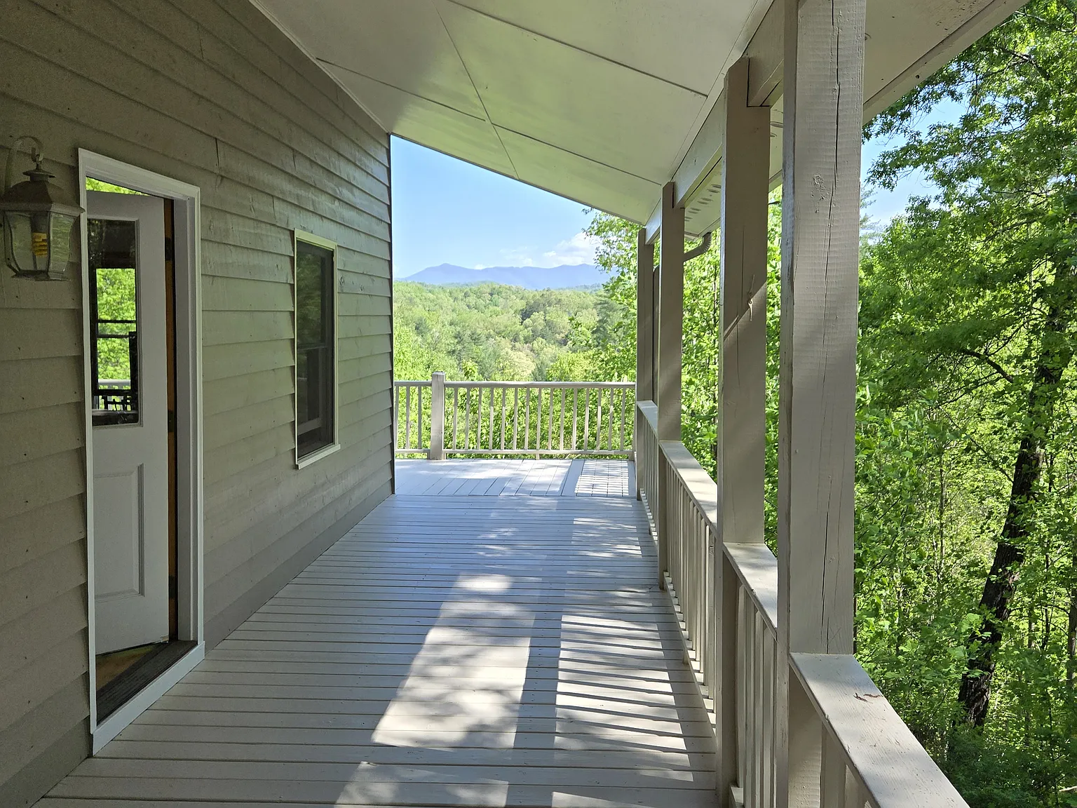 3 bed, 2340 sqft, $2,500 — Photo 3
