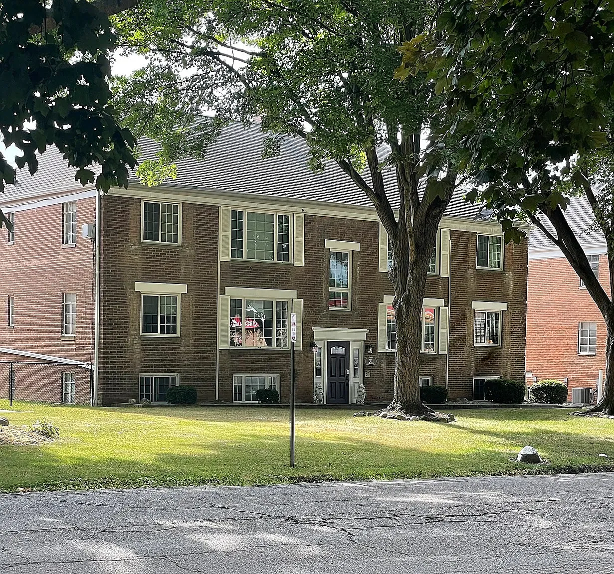 2 bed, 800 sqft, $925 — Photo 1