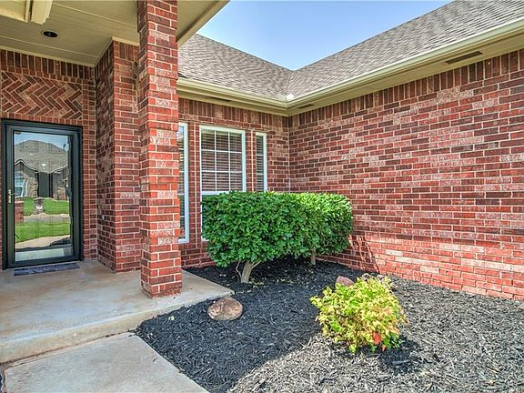 2nd image of 16805 La Paloma Ln