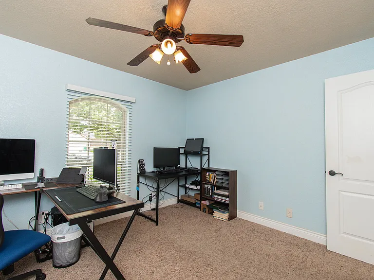 2513 Jackson Dr — Photo 17