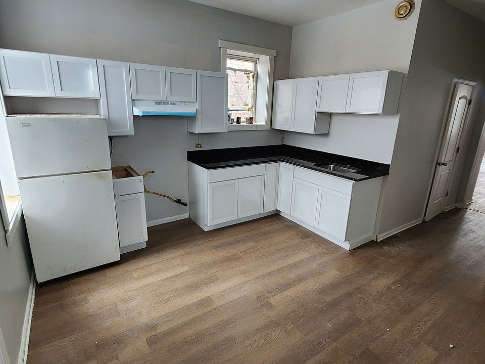1st image of 2214 S Keeler Ave APT 3