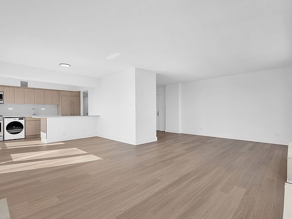 3rd image of 501 E 87th St #Penthouse