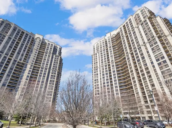 700 Humberwood Blvd #1027, Toronto, ON M9W 7J4