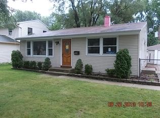 1409 Windsor Cir, Carpentersville, IL 60110