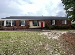 540 Deerpath Dr, Fayetteville, NC 28311