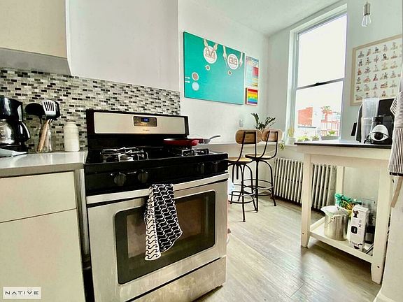 3rd image of 173 Meserole Ave APT 4L