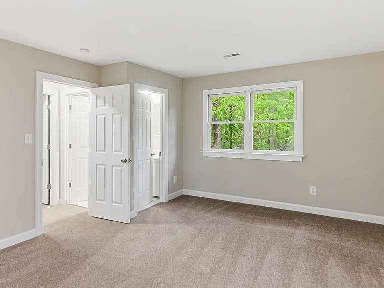 102 Markham Dr — Photo 24