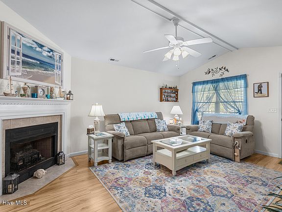 5th image of 102 Gladiola Drive