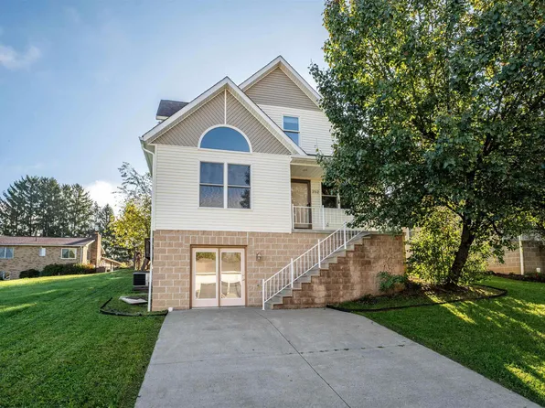 252 N Main St, Star City, WV 26505